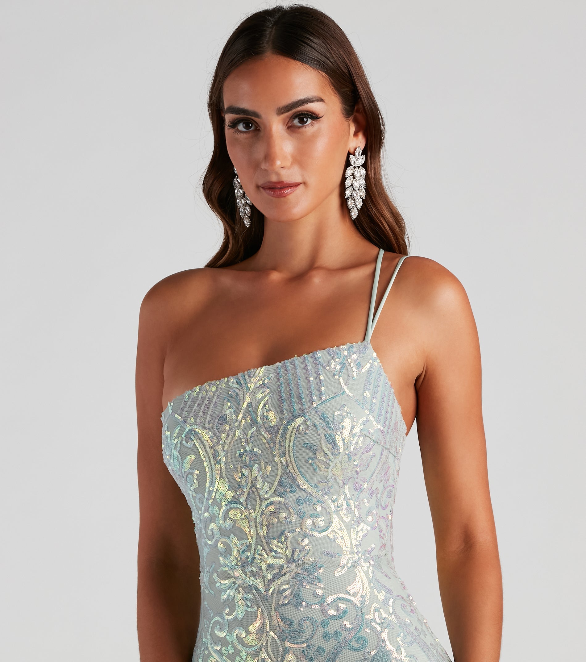 Karla Sequin Iridescent Bodycon Party Dress is the perfect prom dress pick with on-trend details to make the 2024 dance your most memorable event yet!