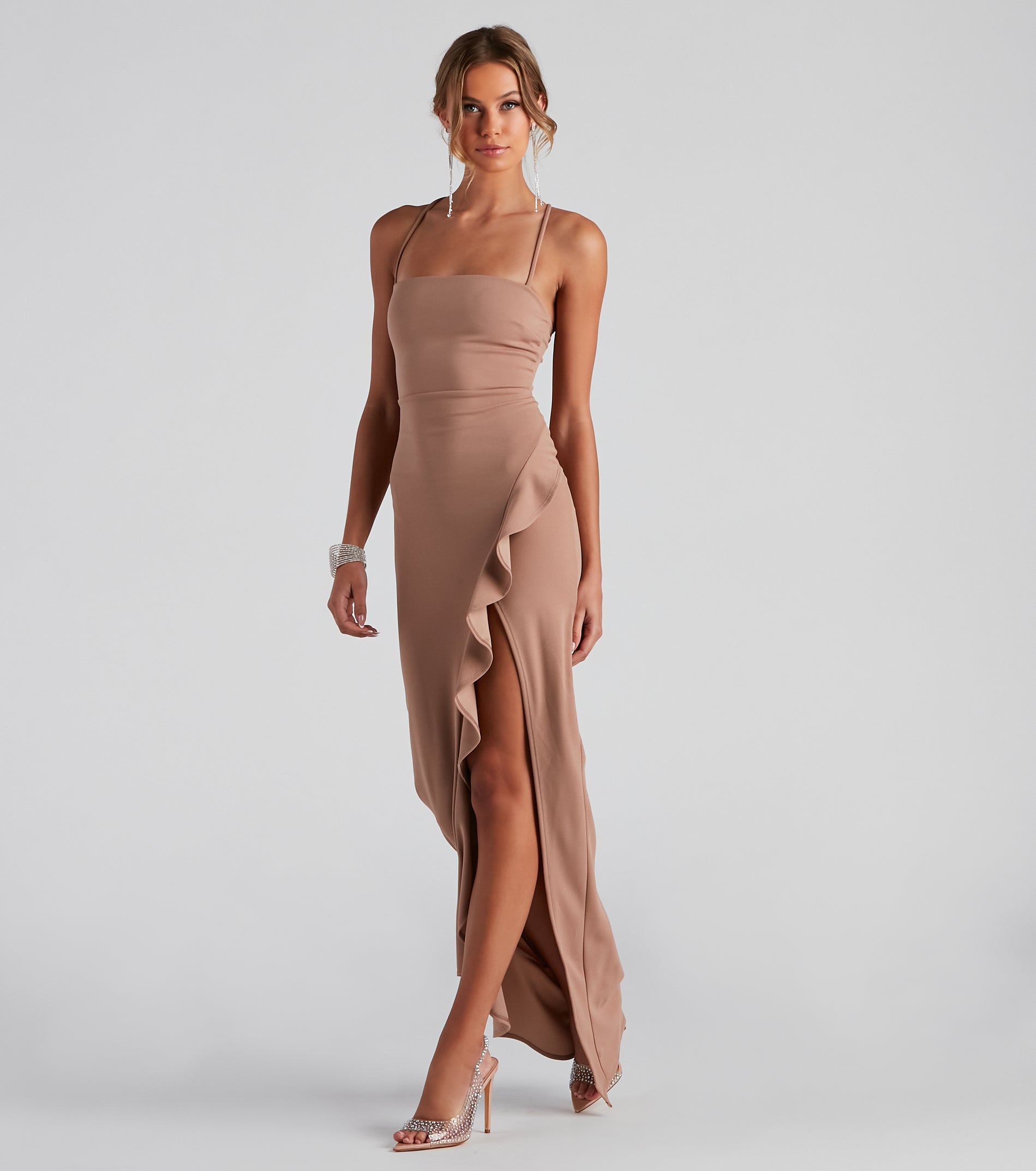 Tiffany Sleeveless High Slit Formal Dress provides a stylish summer wedding guest dress, the perfect dress for graduation, or a cocktail party look in the latest trends for 2024!