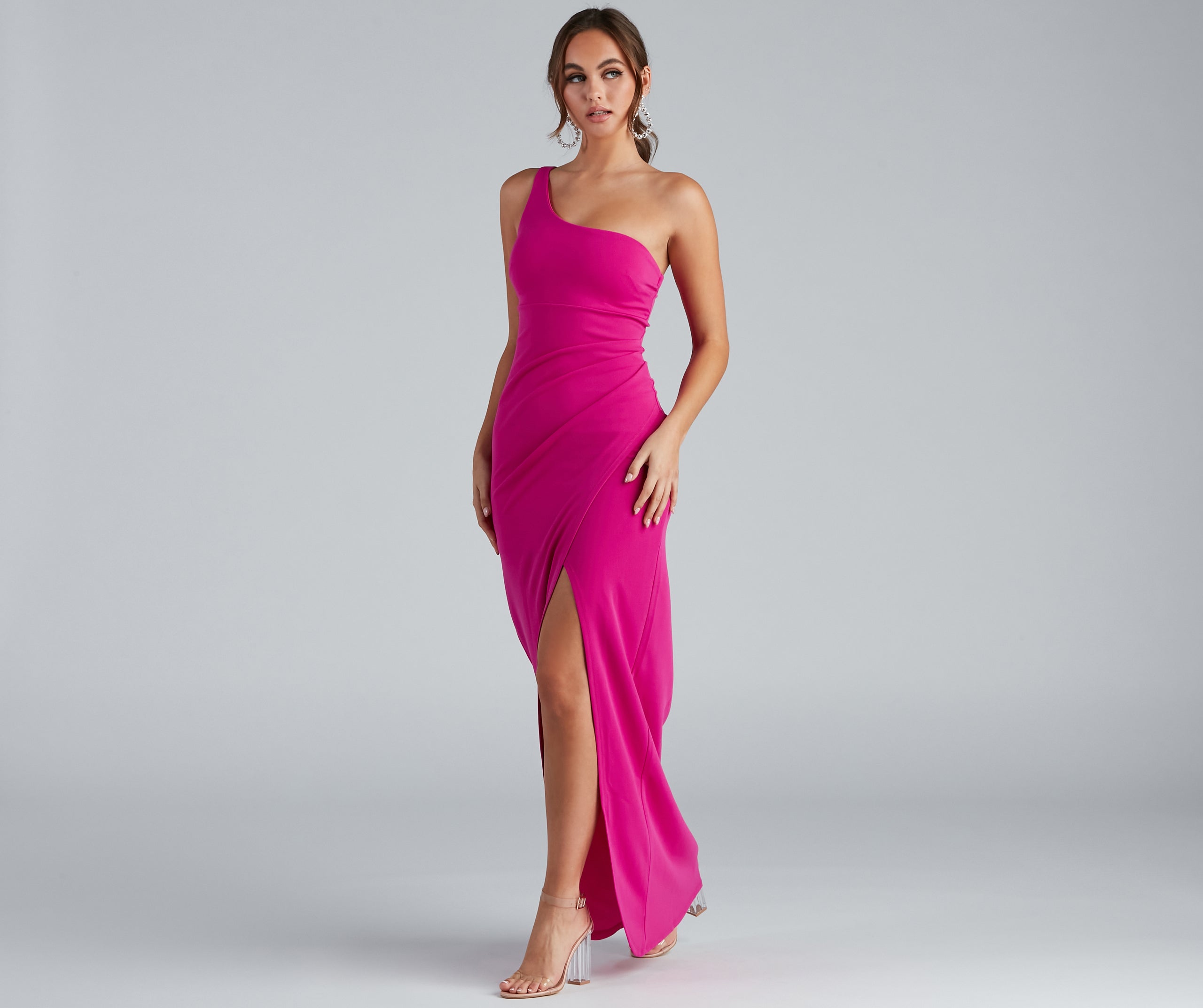 Iris One-Shoulder Crepe Dress is the perfect prom dress pick with on-trend details to make the 2024 dance your most memorable event yet!