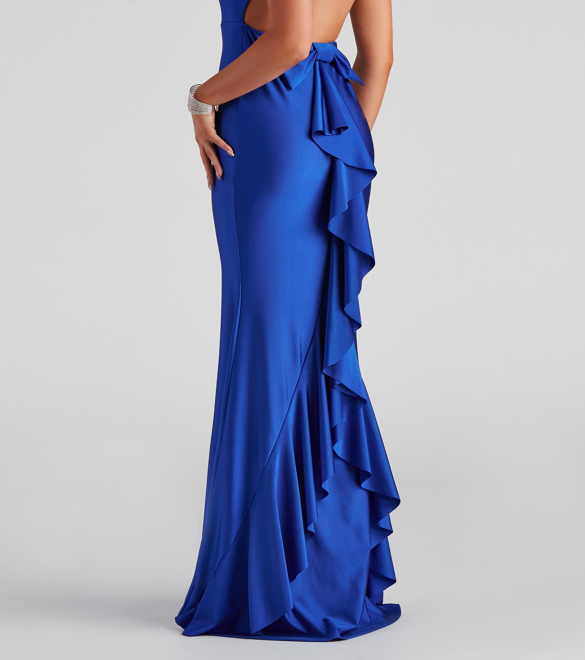 Meadow Formal Open Back Ruffled Dress creates the perfect summer wedding guest dress or cocktail party dresss with stylish details in the latest trends for 2023!