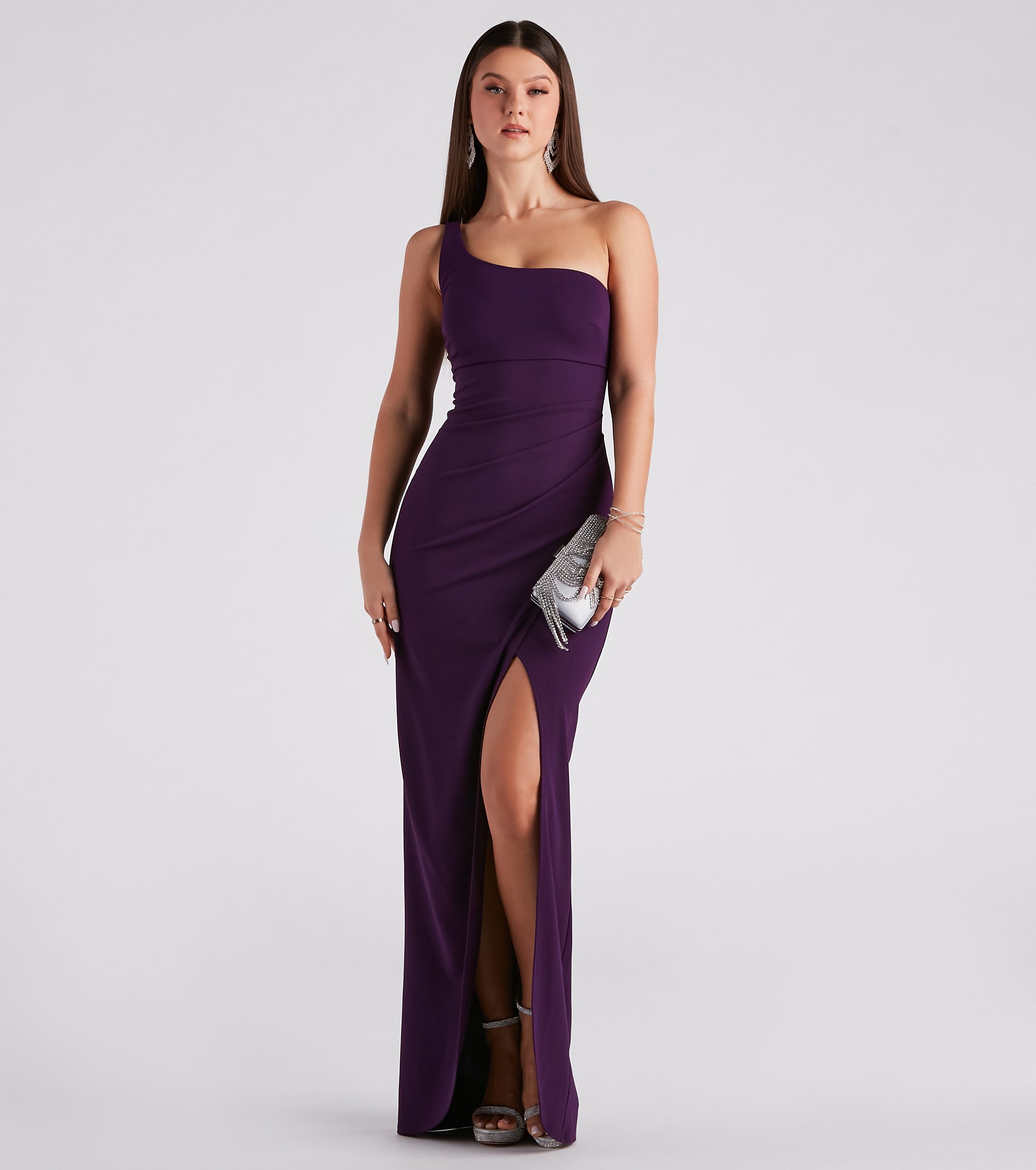 Iris One-Shoulder Crepe Dress is the perfect prom dress pick with on-trend details to make the 2024 dance your most memorable event yet!