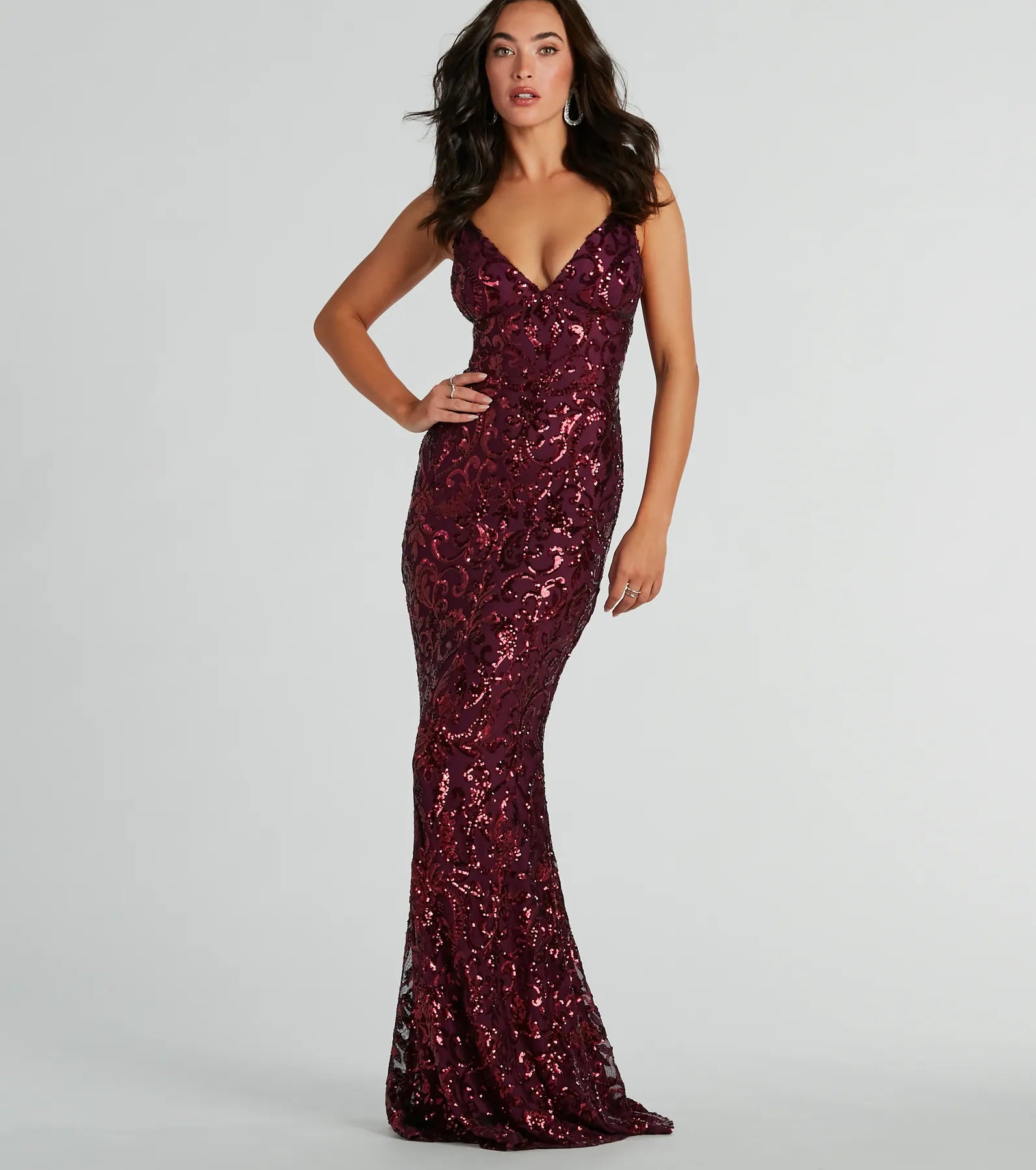 Bethanie Formal Sequin V-Neck Mermaid Dress is the perfect homecoming dress pick with on-trend details to make the 2024 dance your most memorable event yet!