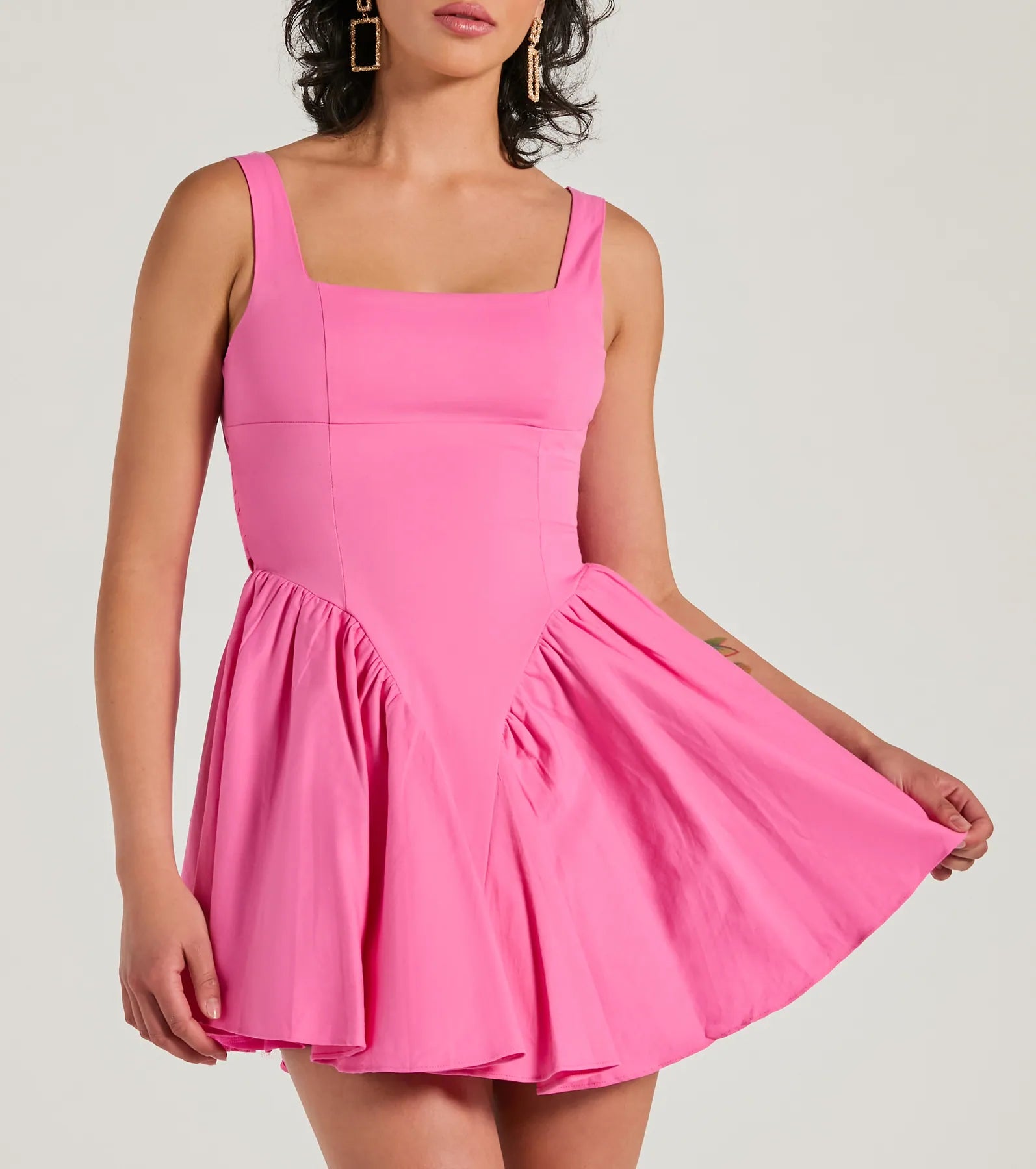 The Stunning Sweetie Open Back Bow Skater Dress is a casual dress for more than special occasions with a fitted or flowy silhouette and accents in the most recent trends!