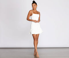 Main Girl Ruffled Mini Dress is a trendy pick to create 2023 festival outfits, festival dresses, outfits for concerts or raves, and complete your best party outfits!