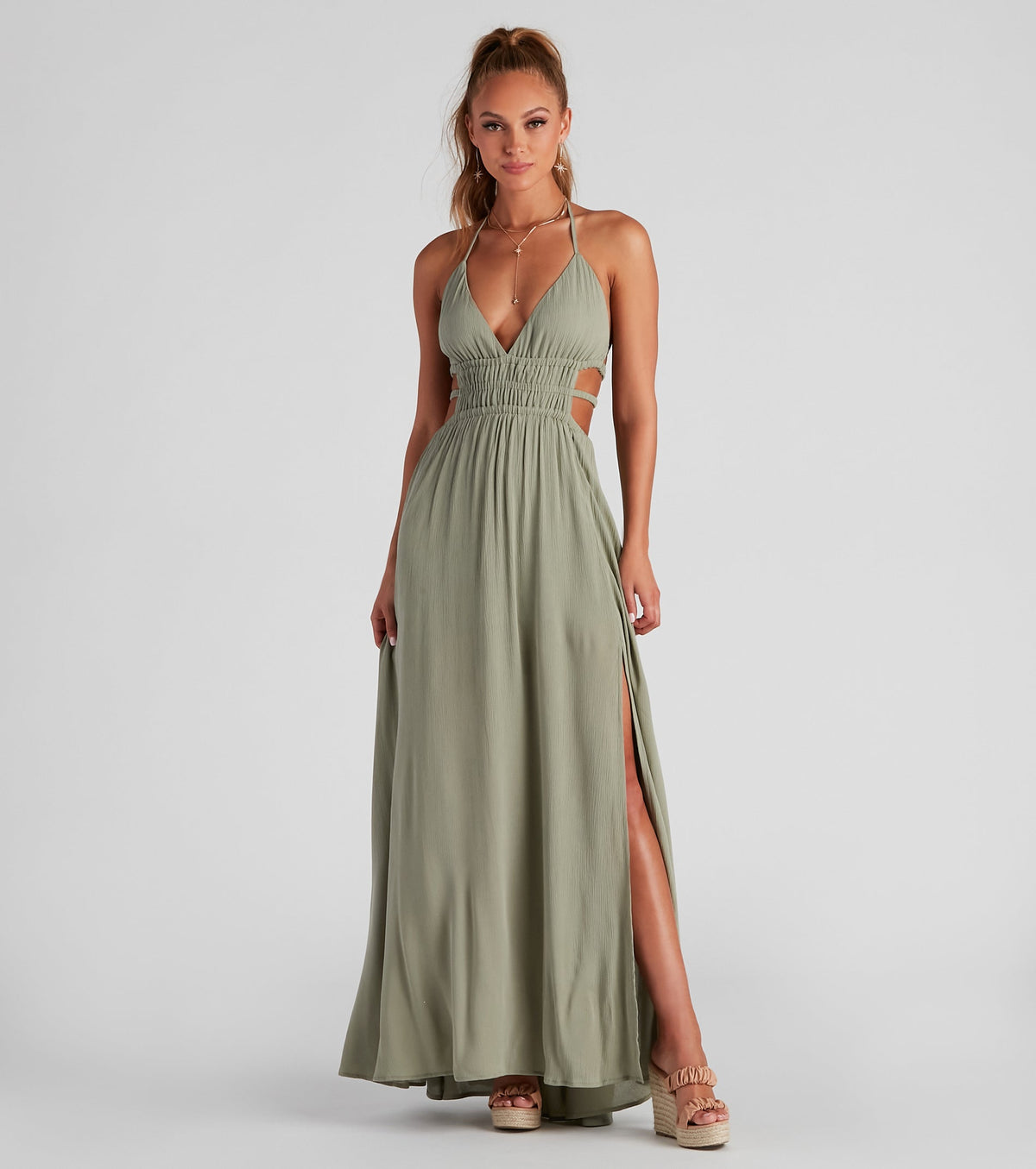 You will feel beautiful in the Ready Set Vacay Gauze Maxi Dress as your long dress for any semi-formal or formal holiday party, NYE dress outfit, or pick this stunning style as your gown for any seasonal celebration.