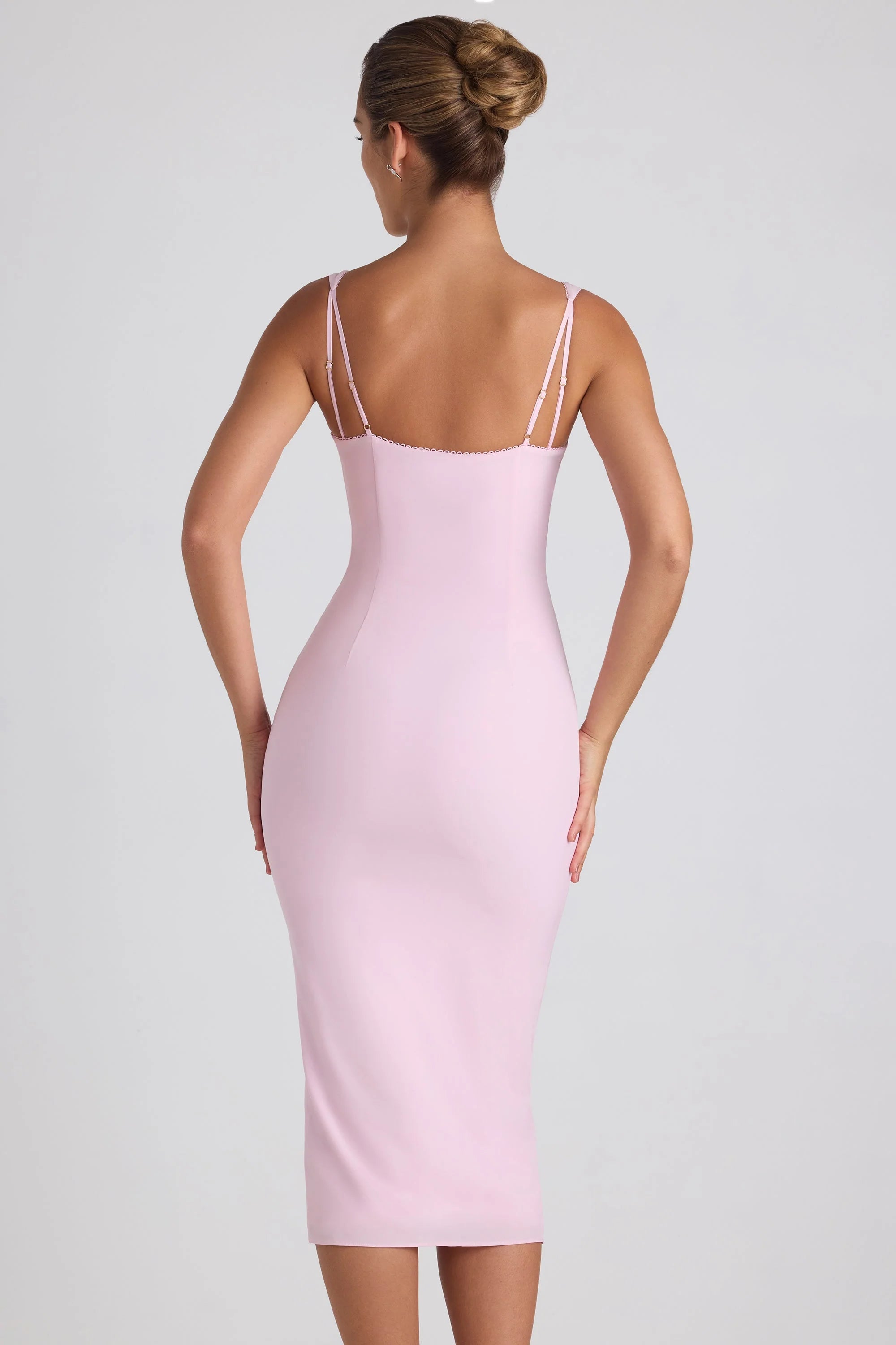 Midaxi-Kleid mit Knopfdetail in zartem Rosa