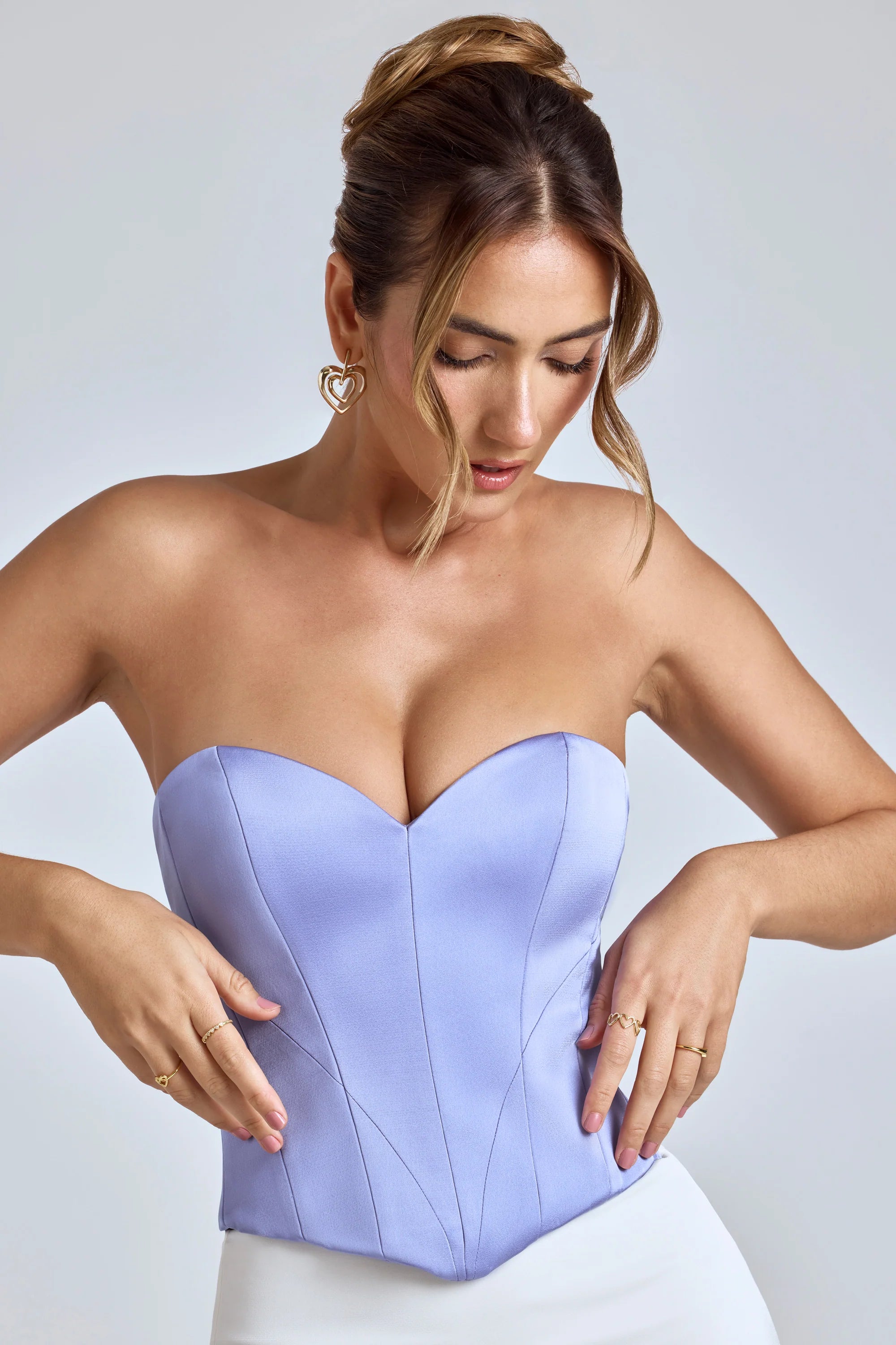 Corsetto in raso con lacci senza spalline in blu lavanda