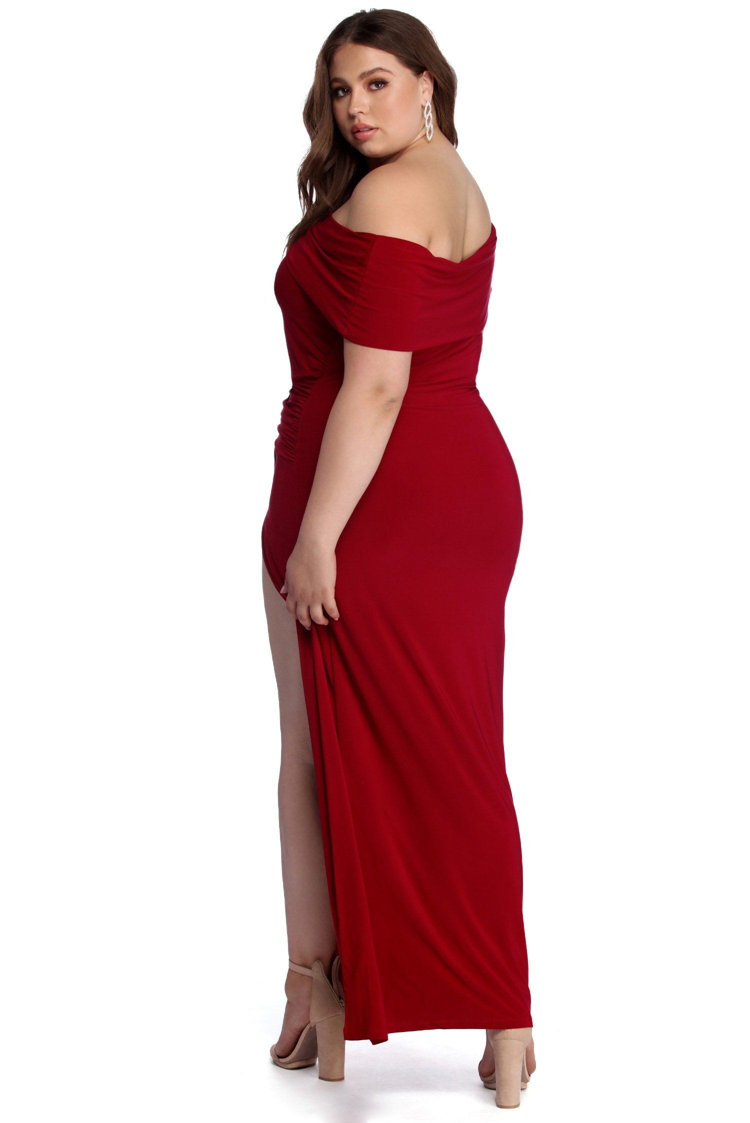 Plus Kaleigh Off Shoulder Dress provides gorgeous formal dress style to feel beautiful for Homecoming 2023, Bridesmaids, Wedding Guests, Winter Formal Dance, Military Balls, and Prom.