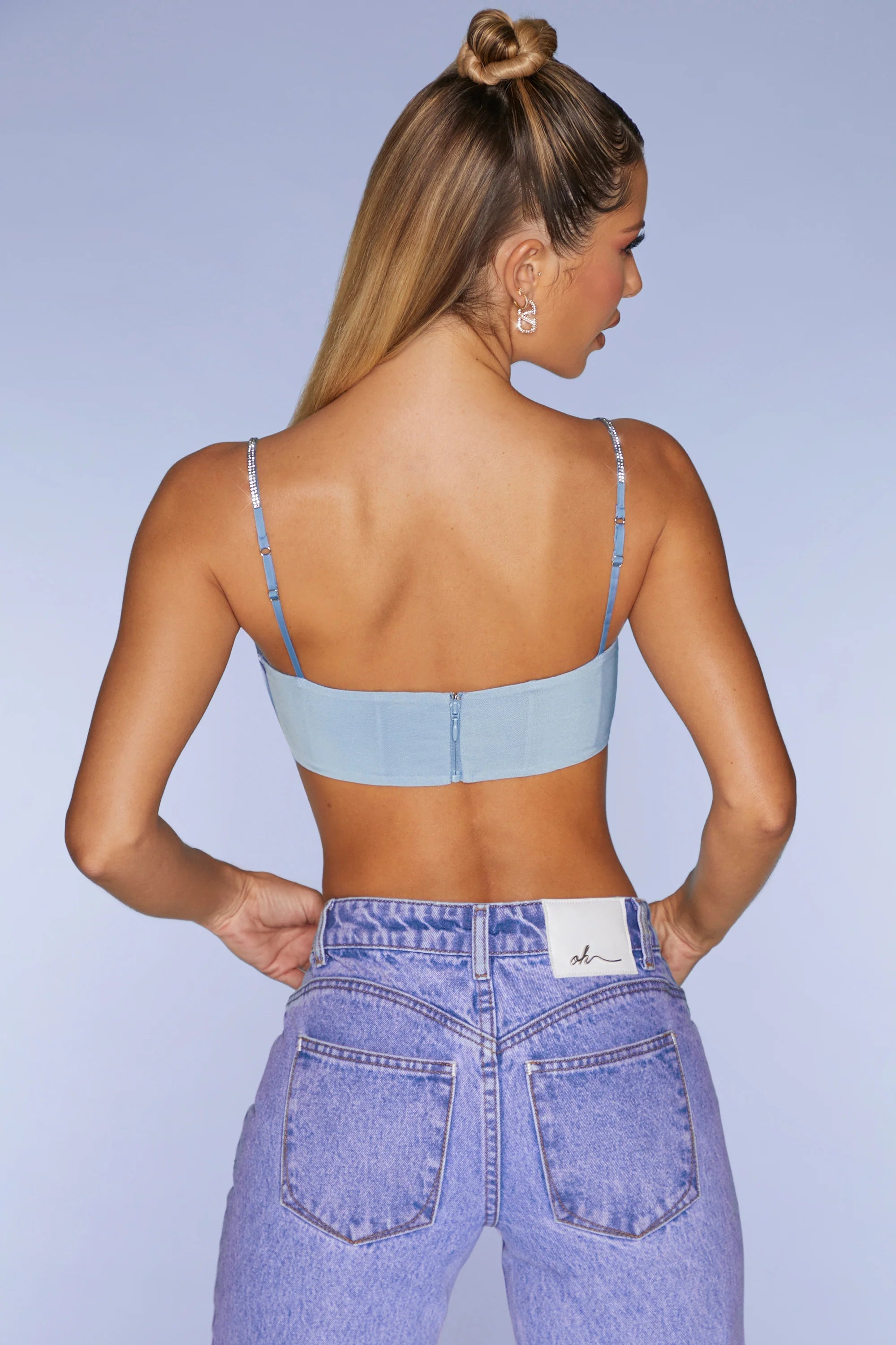 Crop Top mit verzierten Trägern in Blau