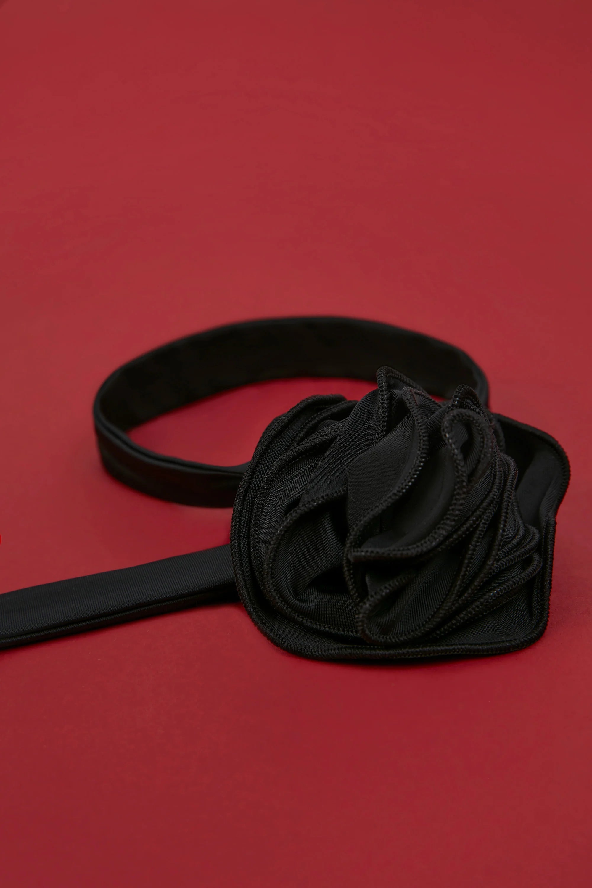 Slinky Jersey Wide Strap Flower Choker in Black