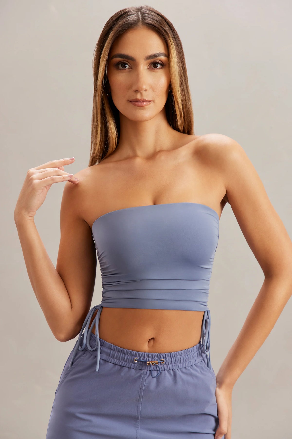 Gerüschtes Bandeau-Crop-Top in Blau