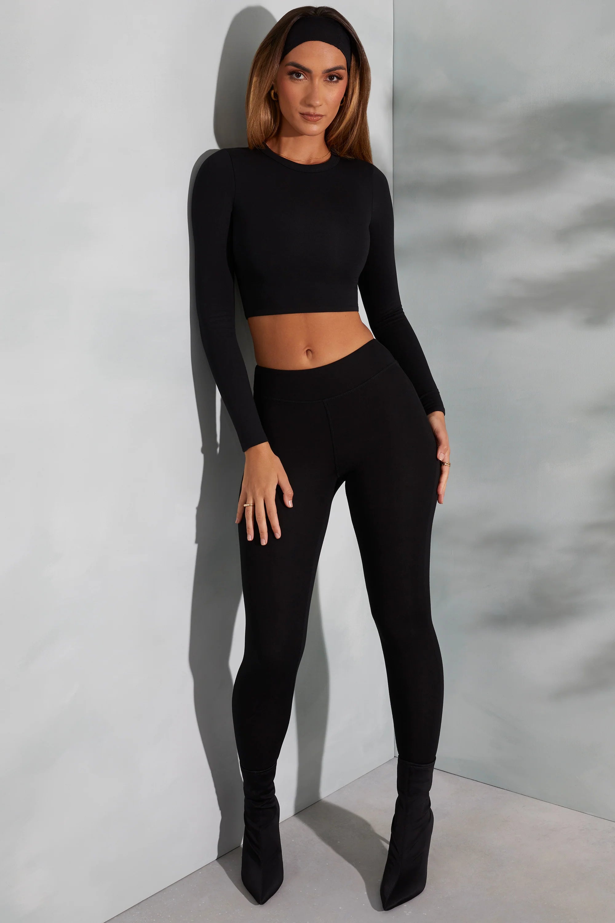 Round Neck Long Sleeve Top in Black