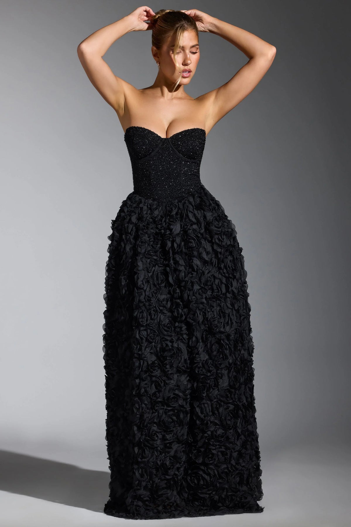 Embellished Floral-Appliqu¨¦ Corset Gown in Black