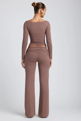 Modalhose mit mittelhohem Bund und geradem Bein in Taupe