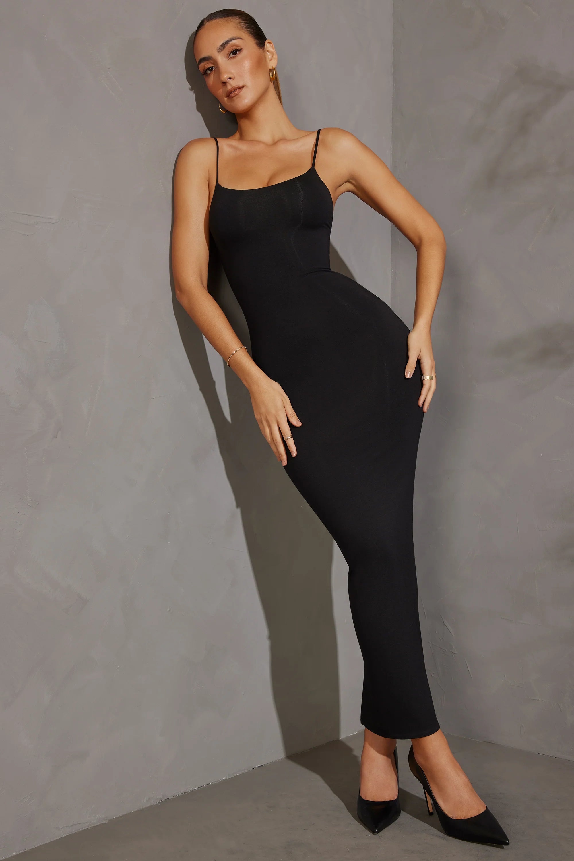 Scoop Neck Maxi Dress in Black