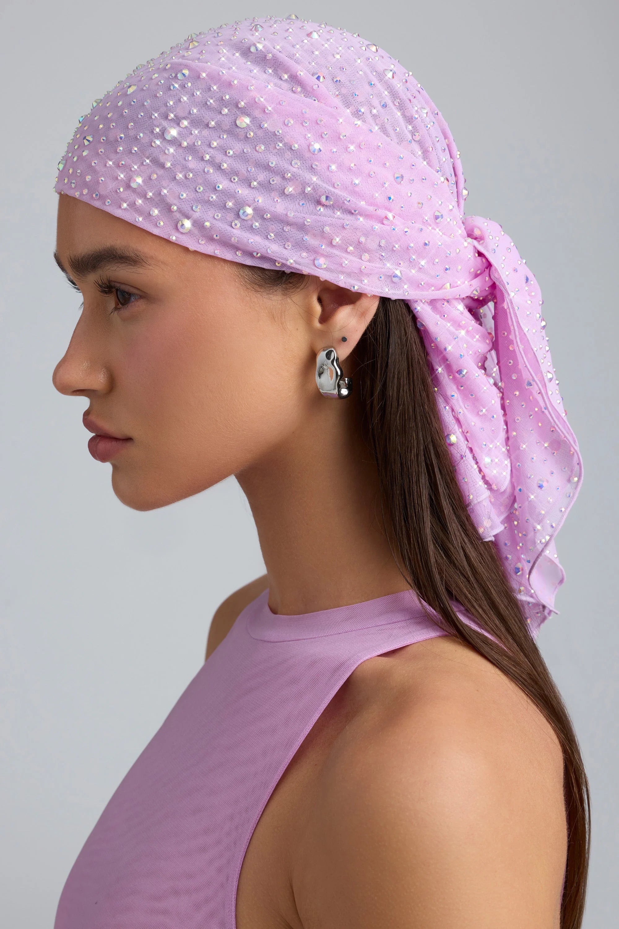 Foulard in rete decorato in rosa viola