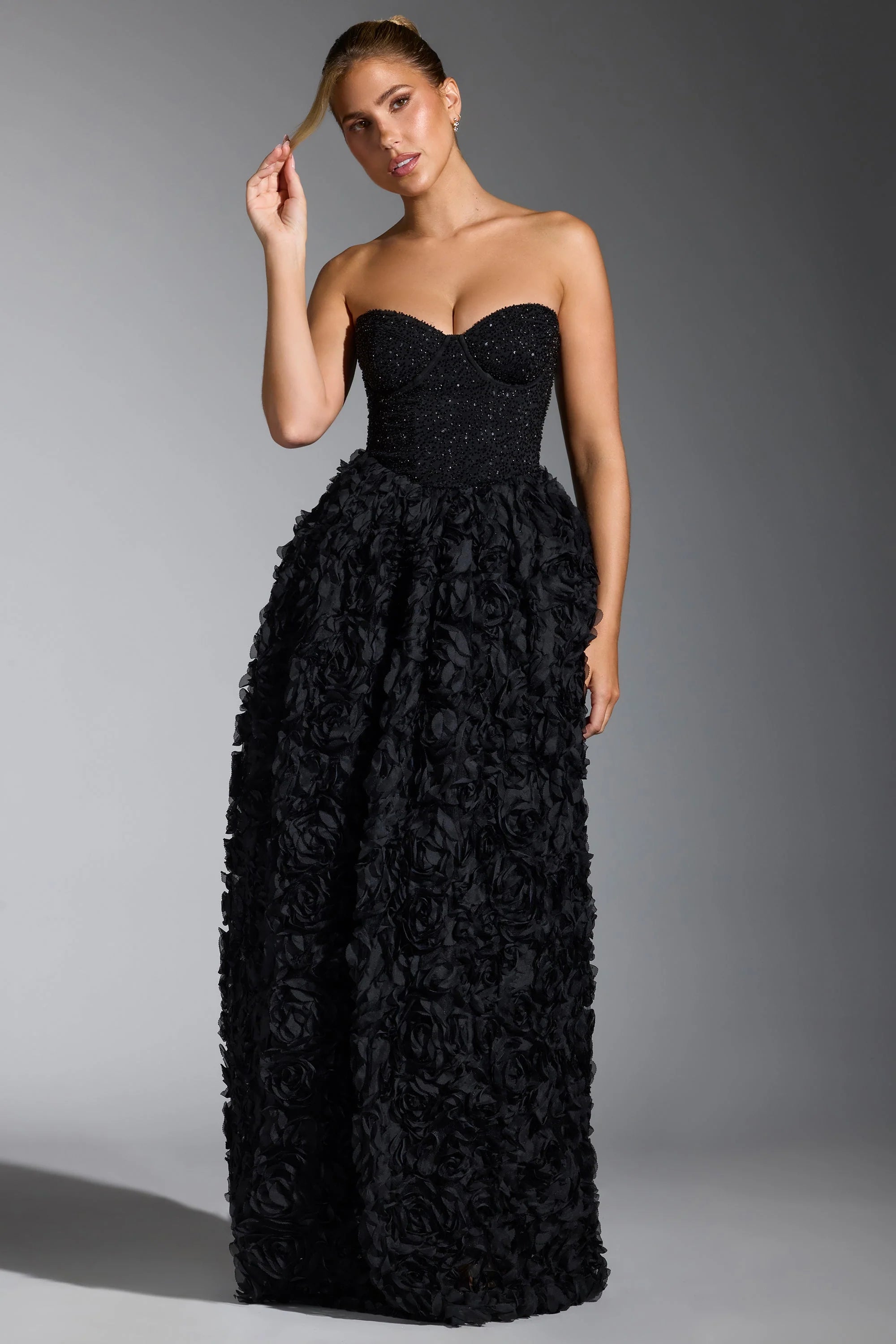 Embellished Floral-Appliqu¨¦ Corset Gown in Black