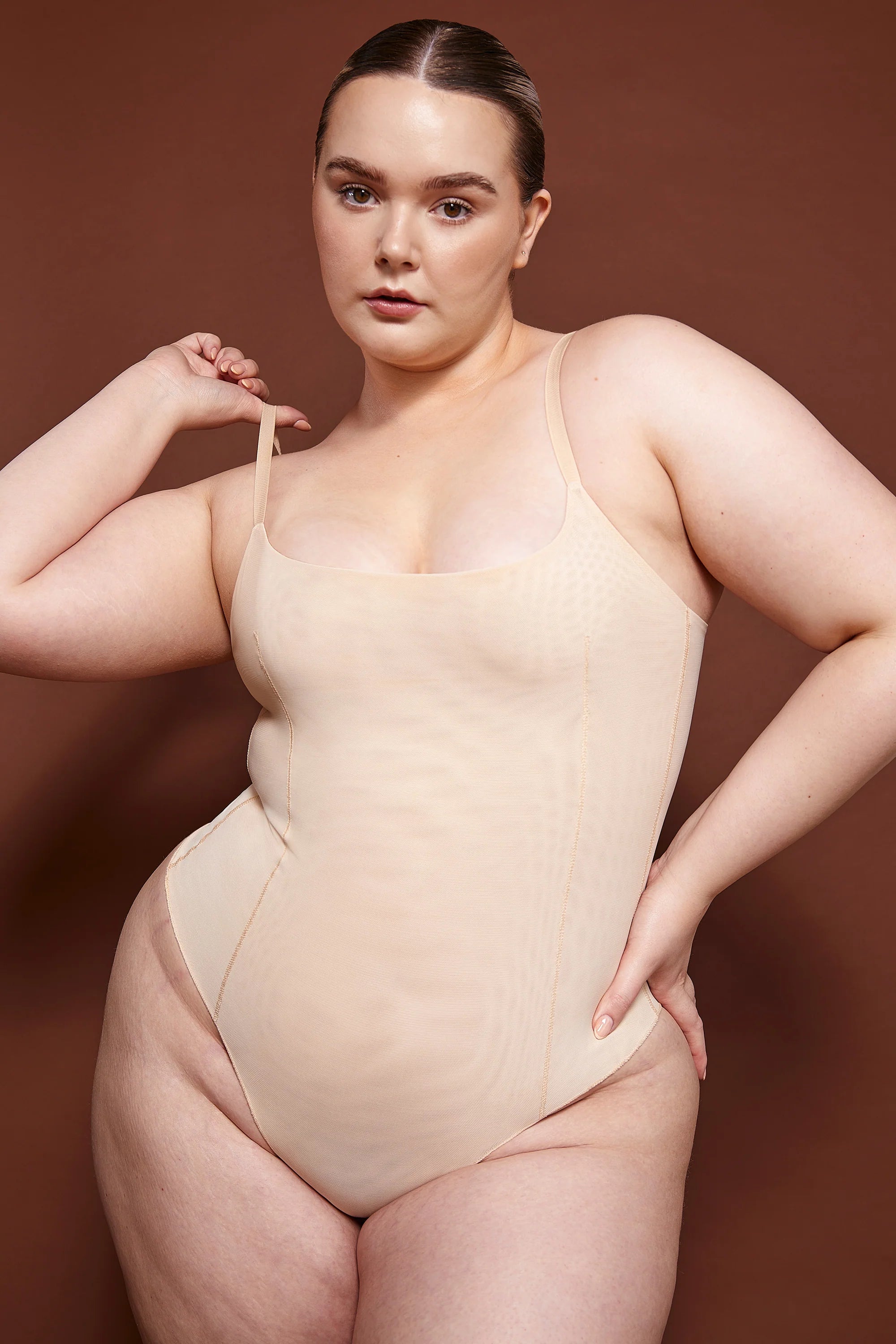 Weicher Mesh-Bodysuit in Beige