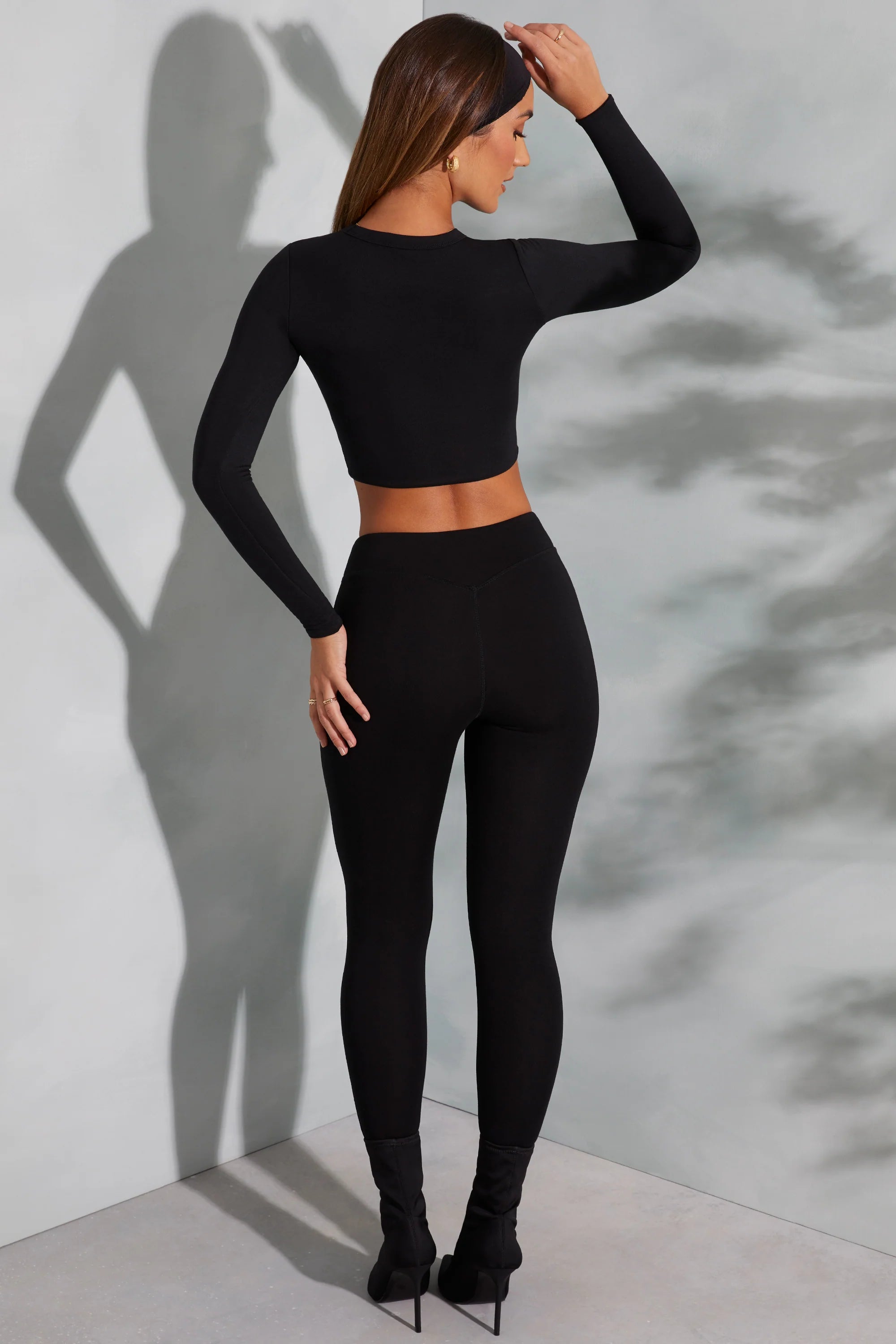 Round Neck Long Sleeve Top in Black