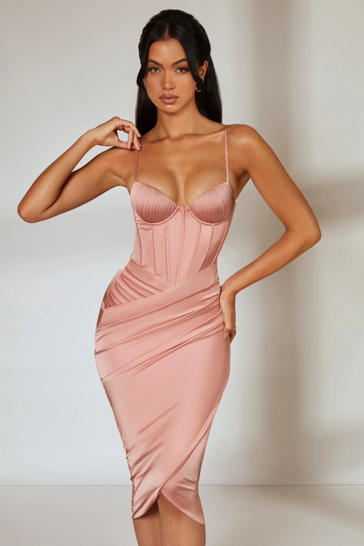 Abito midi con corsetto con gonna drappeggiata in blush