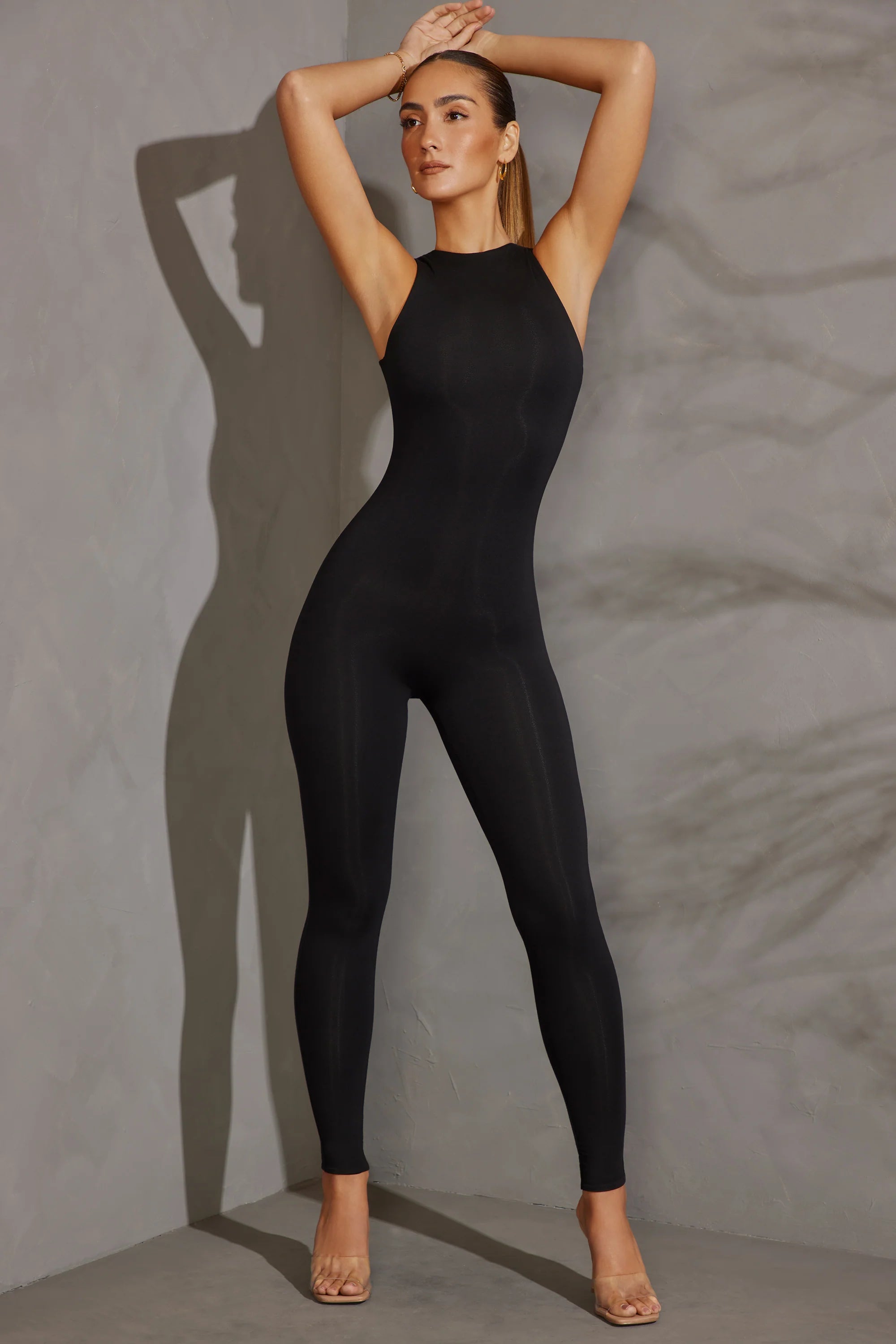 Jumpsuit mit Racerkragen in Schwarz