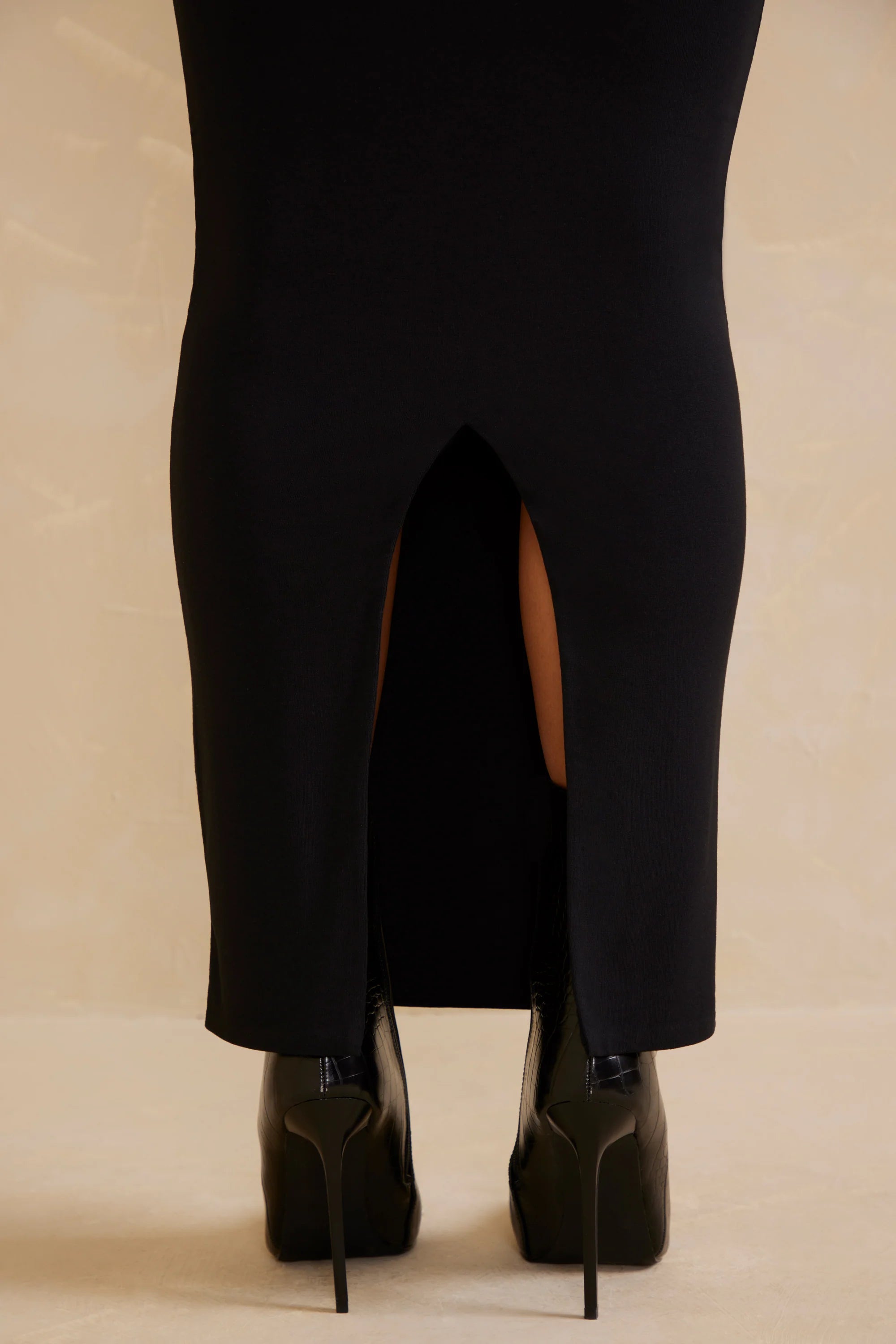 Low Rise Bodycon Maxi Skirt in Black