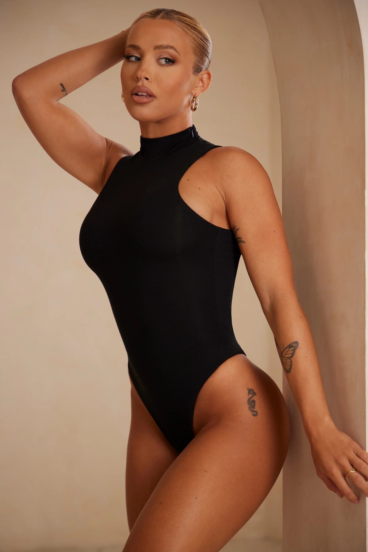 Hochgeschlossener Bodysuit in Schwarz