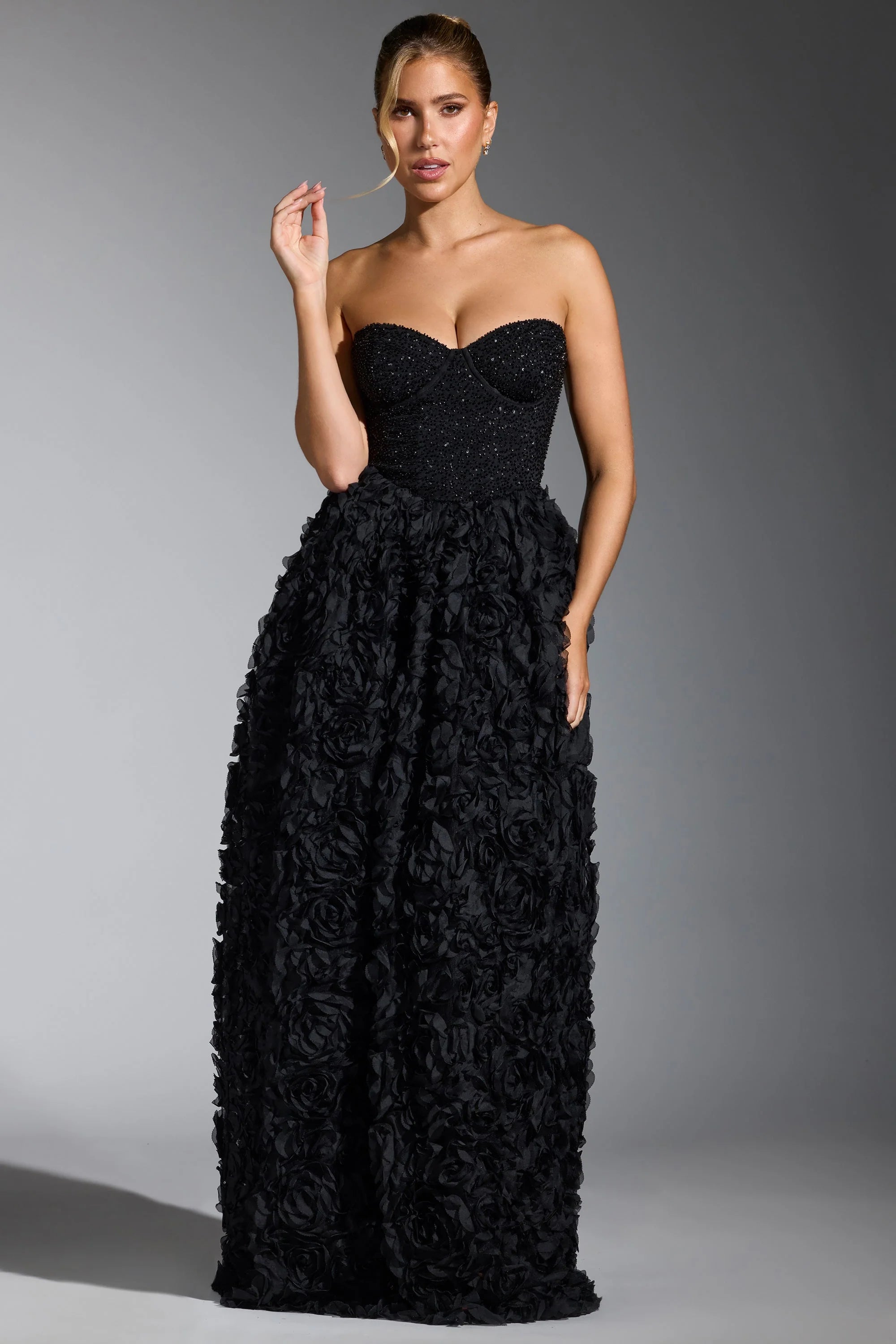 Embellished Floral-Appliqu¨¦ Corset Gown in Black